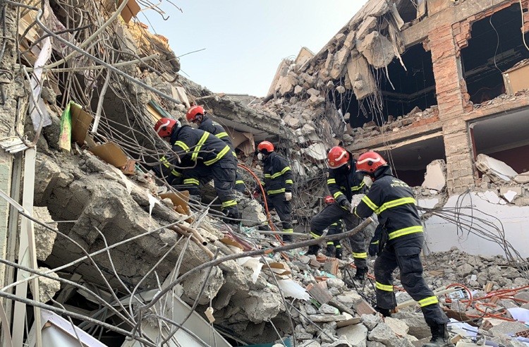 Cho đến nay, Cơ quan quản lý thiên tai Thổ Nhĩ Kỳ đã xác nhận trên 22.000 người thiệt mạng trong thảm họa với gần 75.000 người bị thương.
