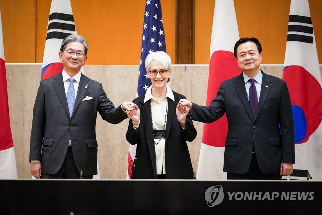 Hàn Quốc-Nhật Bản nói tin Mỹ vụ khinh khí cầu Trung Quốc, đồng lòng đoàn kết trước Triều Tiên