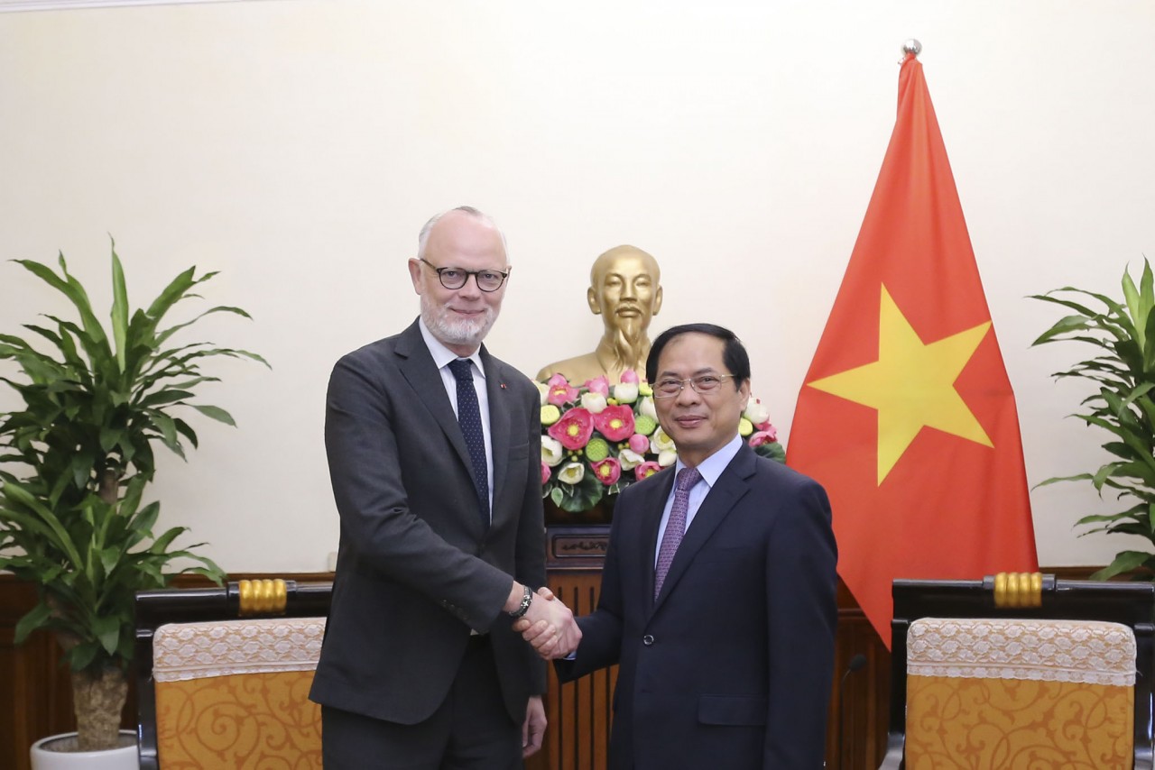 Bộ trưởng Bùi Thanh Sơn tiếp cựu Thủ tướng Pháp Edouard Philippe