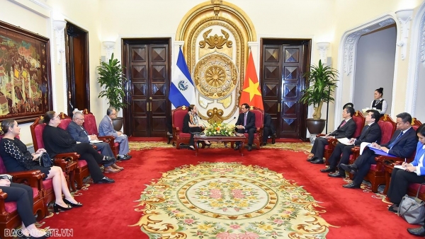 Vietnam, El Salvador Foreign Ministers hold talks, seeking ways to enhance cooperation