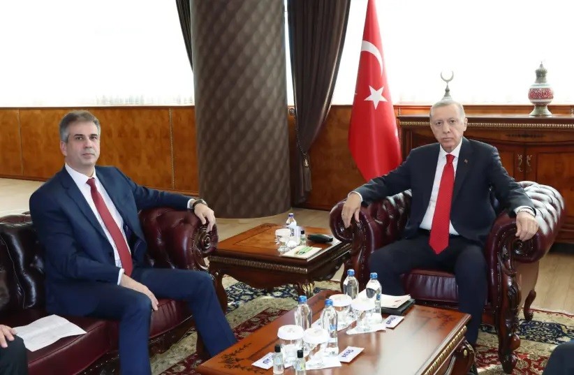 Ngoại trưởng Israel thăm Thổ Nhĩ Kỳ tỏ thiện chí, lần đầu tiên sau 16 năm, hai nước làm việc này. (Nguồn; Turkish President's Office)
