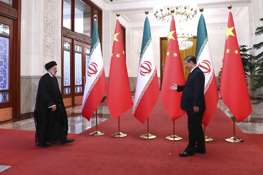 Tổng thống Iran thăm Trung Quốc: Ký hơn 20 văn kiện hợp tác và lời ca ngợi của ông Tập Cận Bình. (Nguồn: AP)