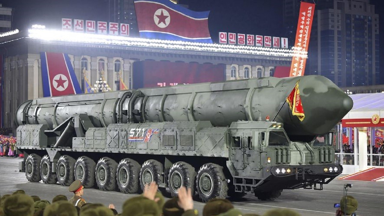 Triều Tiên: Ông Kim Jong-un ra lời kêu gọi cùng chi tiết đáng chú ý tại lễ duyệt binh, liệu sẽ có đơn vị ICBM mới?. (Nguồn: KCNA/Reuters)