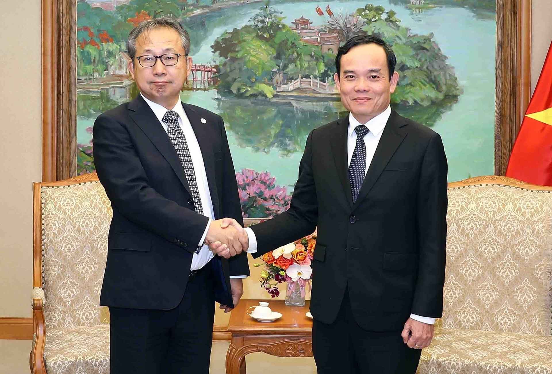 Phó Thủ tướng Trần Lưu Quang tiếp Đại sứ Nhật Bản tại Việt Nam Yamada Takio. (Nguồn: TTXVN)