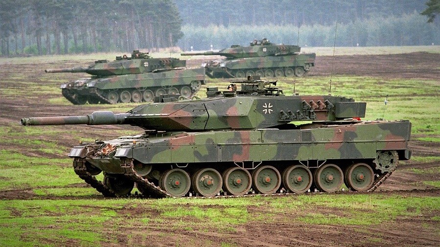 Quốc gia châu Âu kiếm bộn tiền nhờ bán vũ khí cho Ukraine; Đức muốn mua lại Leopard 2 cũ để làm gì?