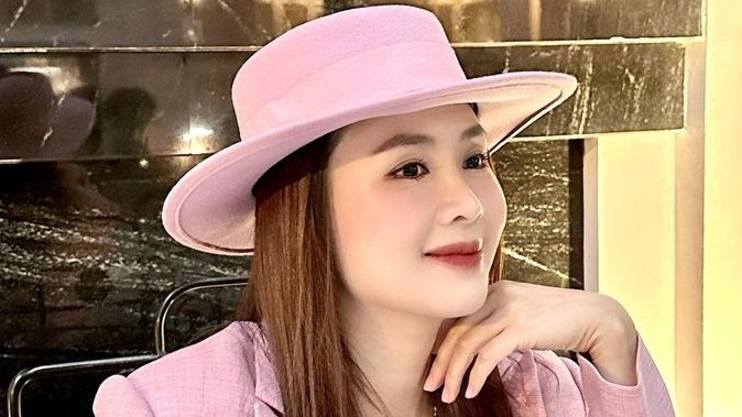Sao Việt: Hồng Diễm thảnh thơi uống trà, Trấn Thành đầy tâm trạng, Hoa hậu Thùy Tiên thả thính đỉnh cao