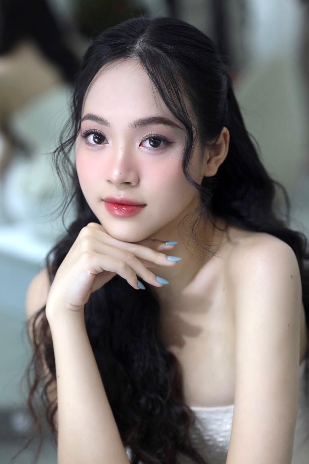 Á hậu Trịnh Thùy Linh