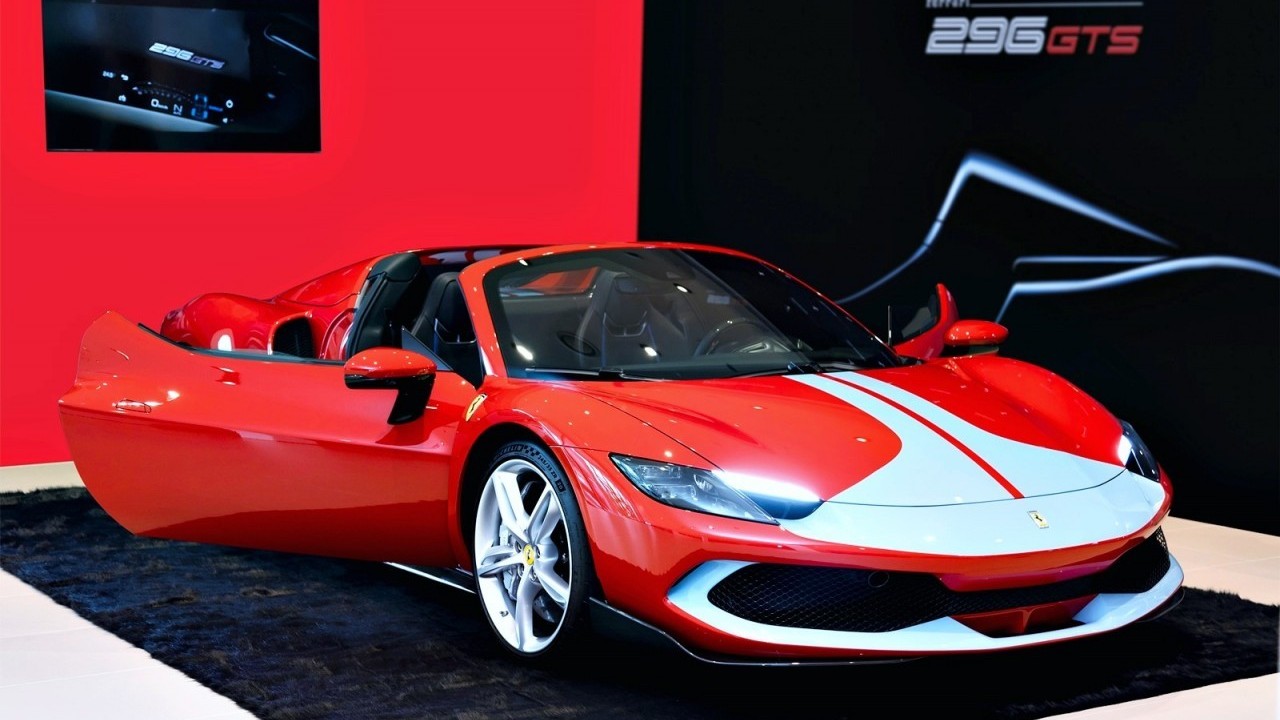 Cận cảnh chi tiết Ferrari 296 GTS có mặt tại Việt Nam, giá từ 23 tỷ đồng
