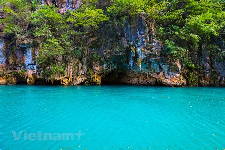 Silk-like river in deepest canyon in Southeast Asia Ha Giang: Silk-like river in deepest canyon in Southeast Asia
