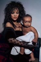 Lộ diện con trai 9 tháng tuổi của Rihanna trên tạp chí Vogue