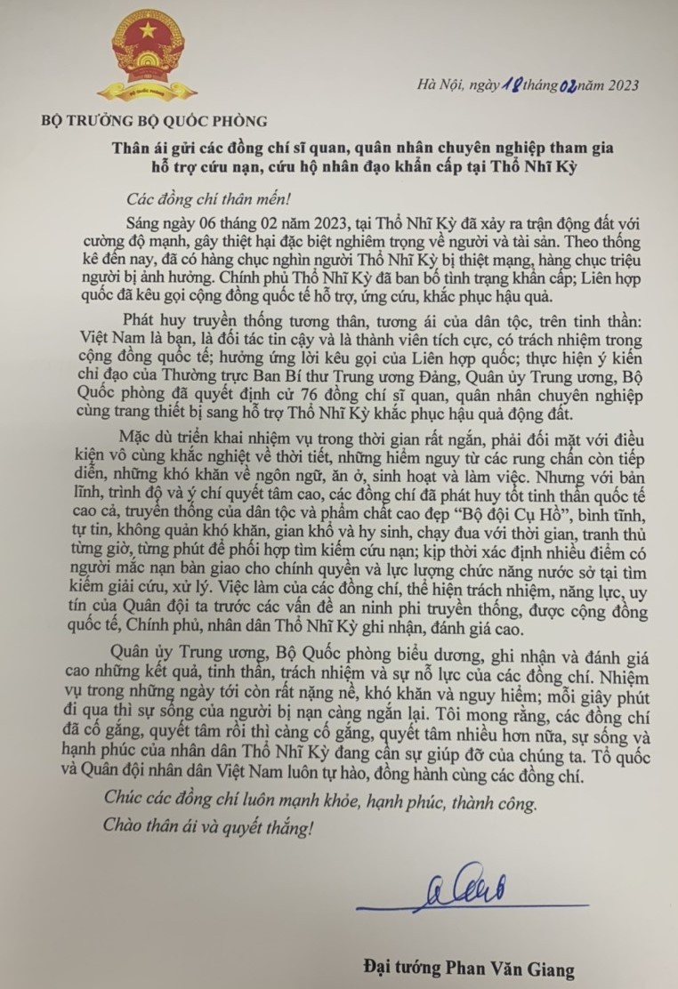 (02.18) Bức thư của Bộ trưởng Quốc phòng, Đại tướng Phan Văn Giang gửi lực lượng cứu nạn, cứu hộ của Quân đội Nhân dân Việt Nam đang làm nhiệm vụ tại Thổ Nhĩ Kỳ. (Nguồn: QPVN)