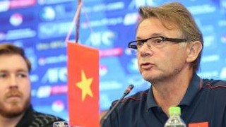 Báo Trung Quốc bày tỏ ghen tị vì Việt Nam chiêu mộ thành công HLV Philippe Troussier