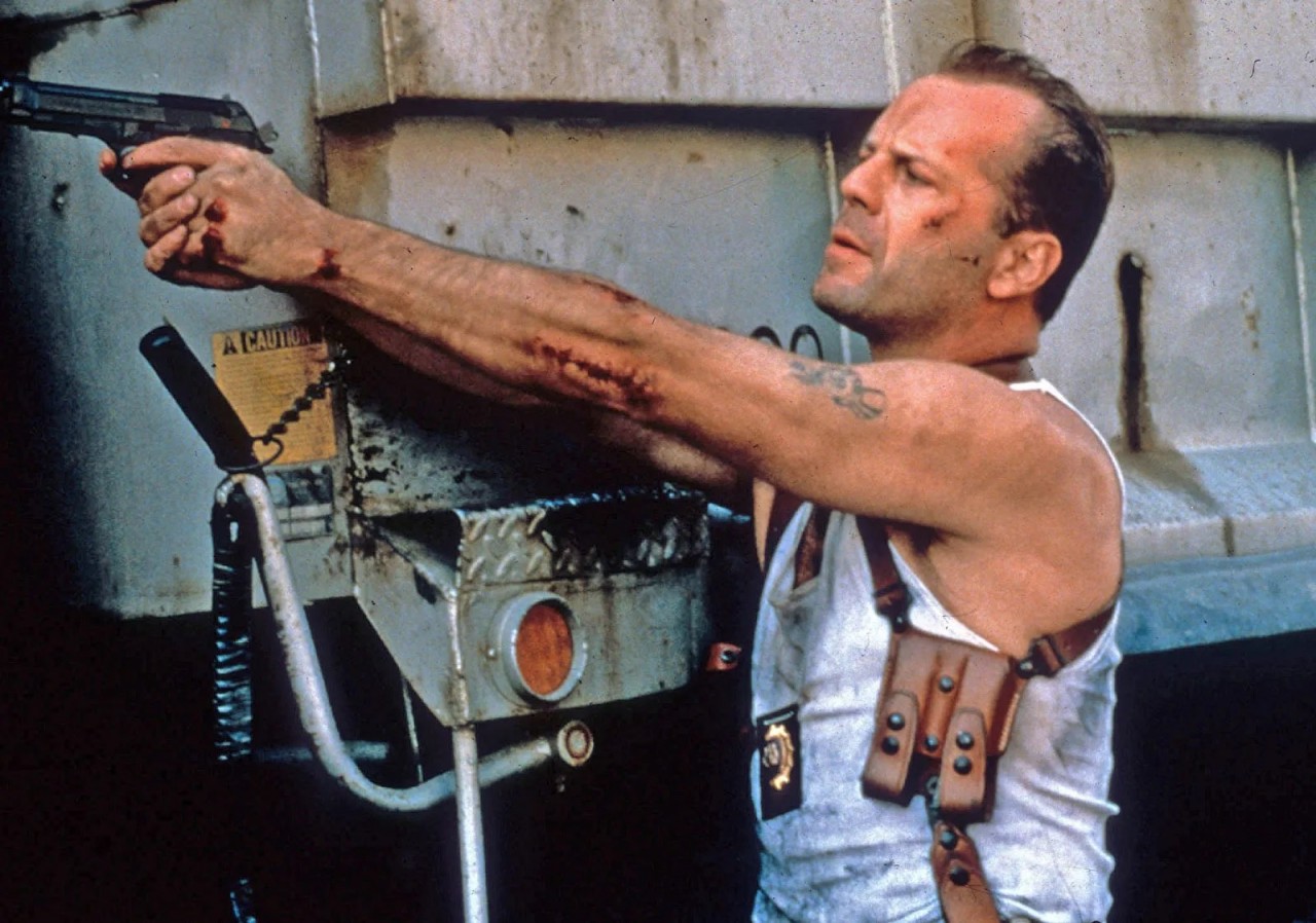 Bruce Willis: Từ nhân viên bảo vệ đến ngôi sao hàng đầu Hollywood