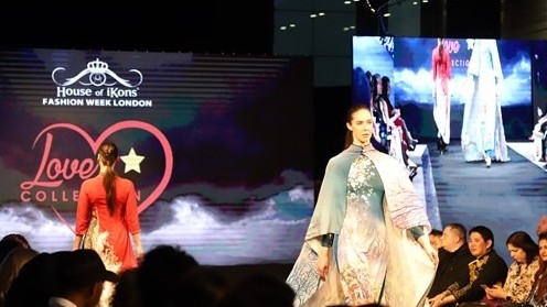 Áo dài Việt Nam thu hút mọi ánh nhìn tại sàn diễn thời trang ở London