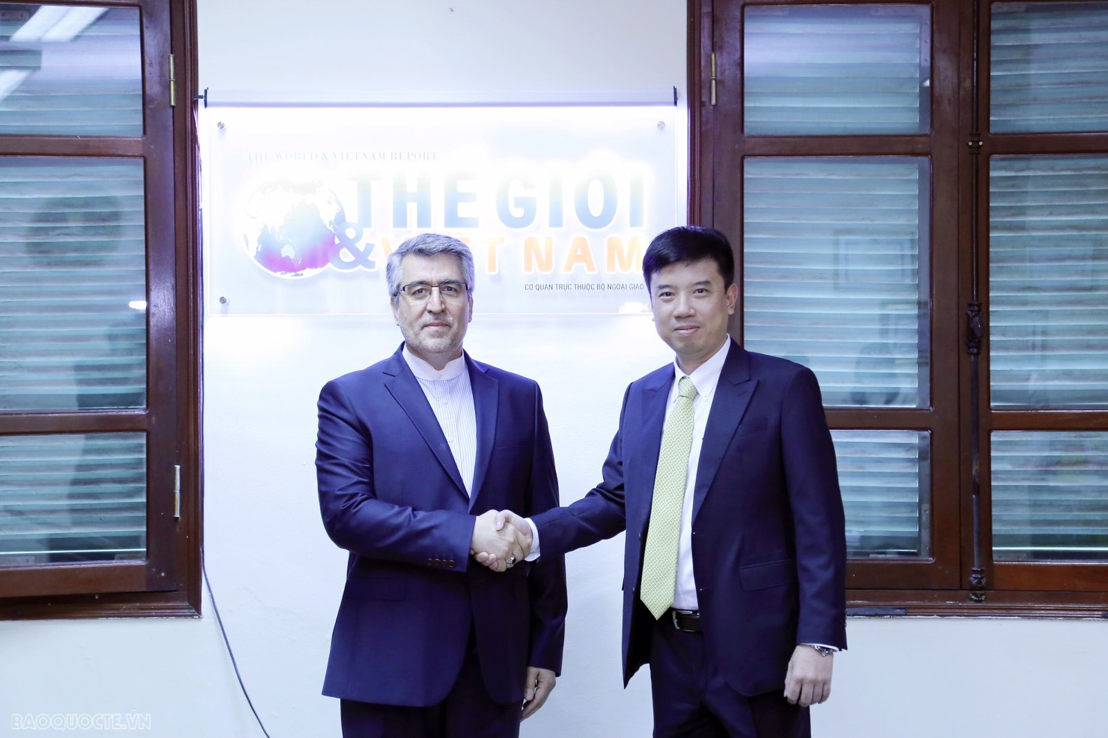 Iranian Ambassador Ali Akbar Nazari visits the World & Vietnam Report