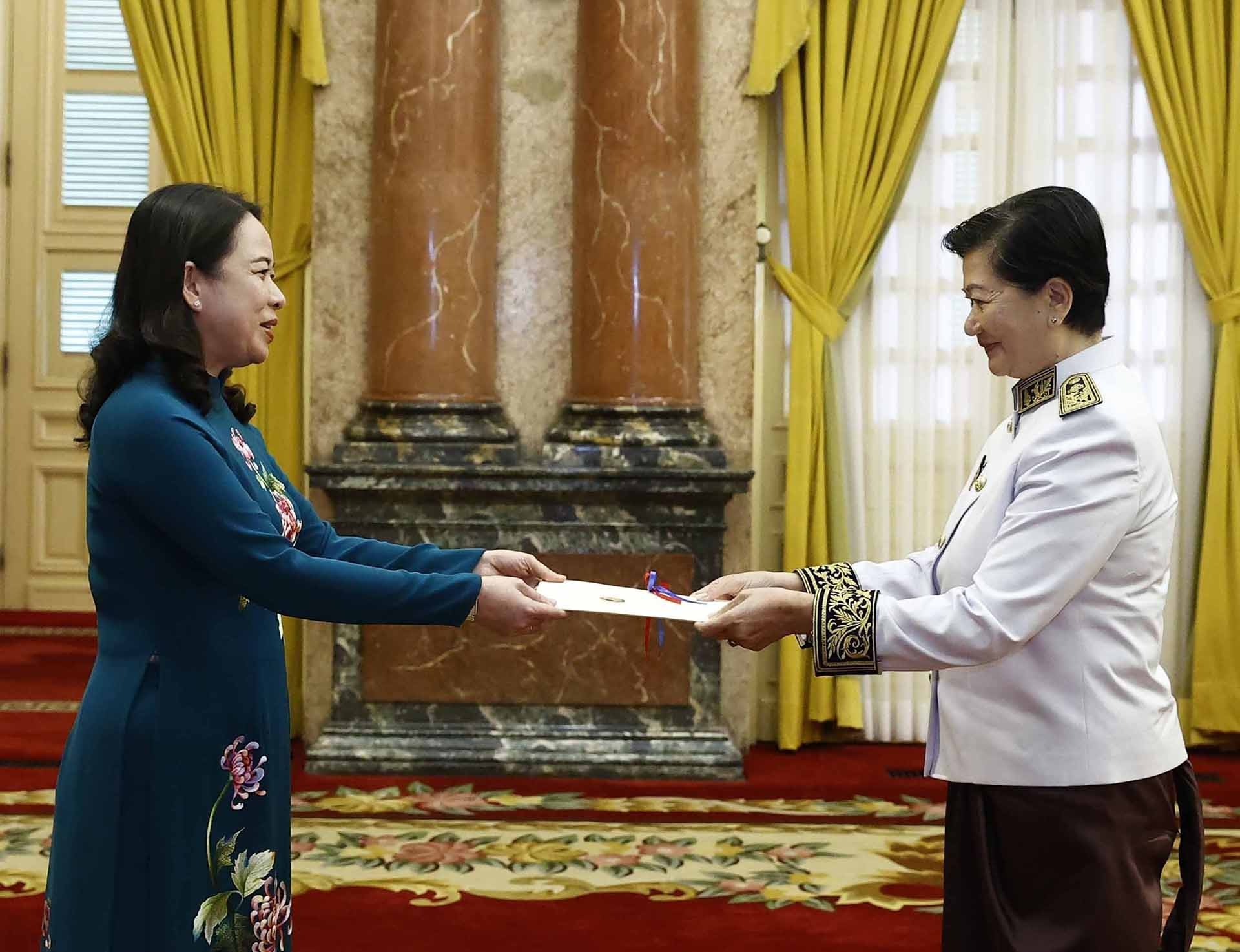 Quyền Chủ tịch nước Võ Thị Ánh Xuân tiếp Đại sứ Thuỵ Sỹ, Malaysia, Campuchia đến trình Quốc thư