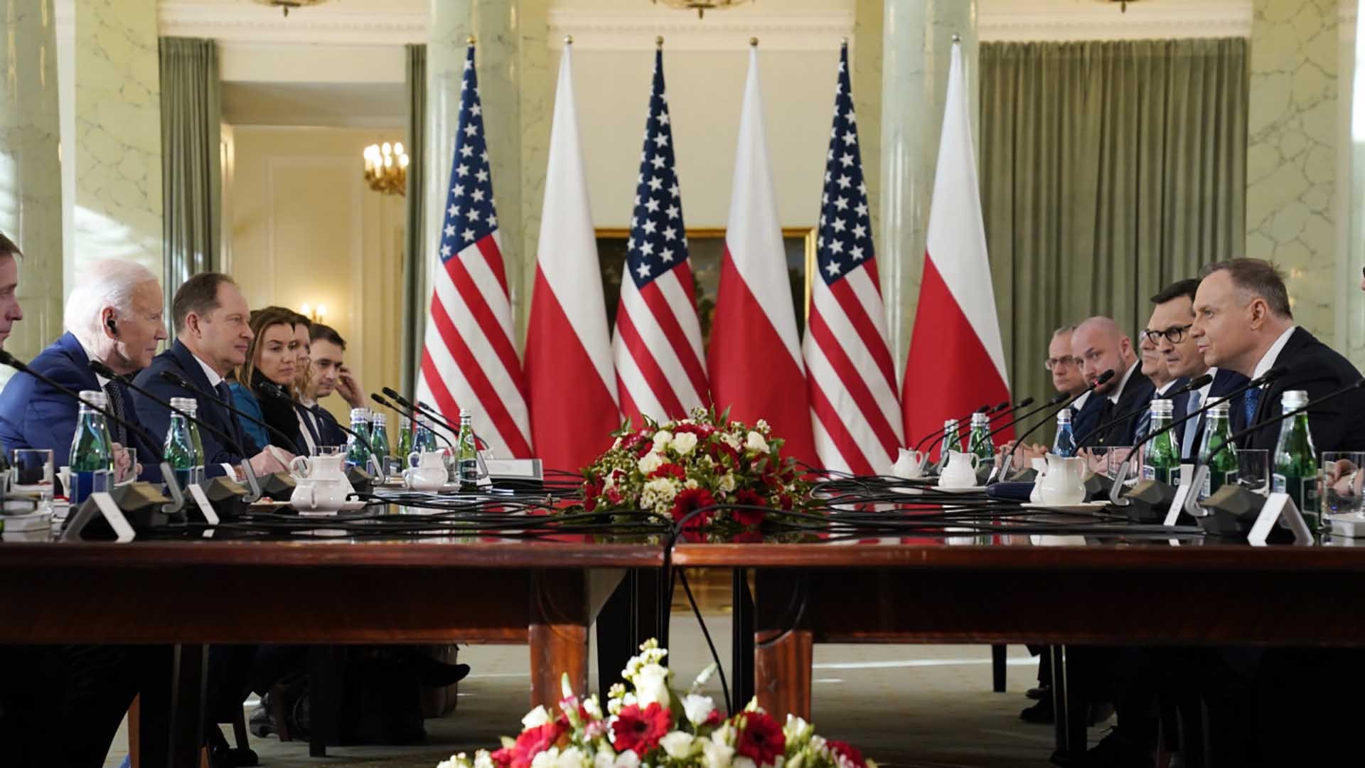 Tổng thống Mỹ Joe Biden và người đồng cấp nước chủ nhà Andrzej Duda trong cuộc hội đàm ngày 21/2 tại Warsaw, Ba Lan. (Nguồn: AP)