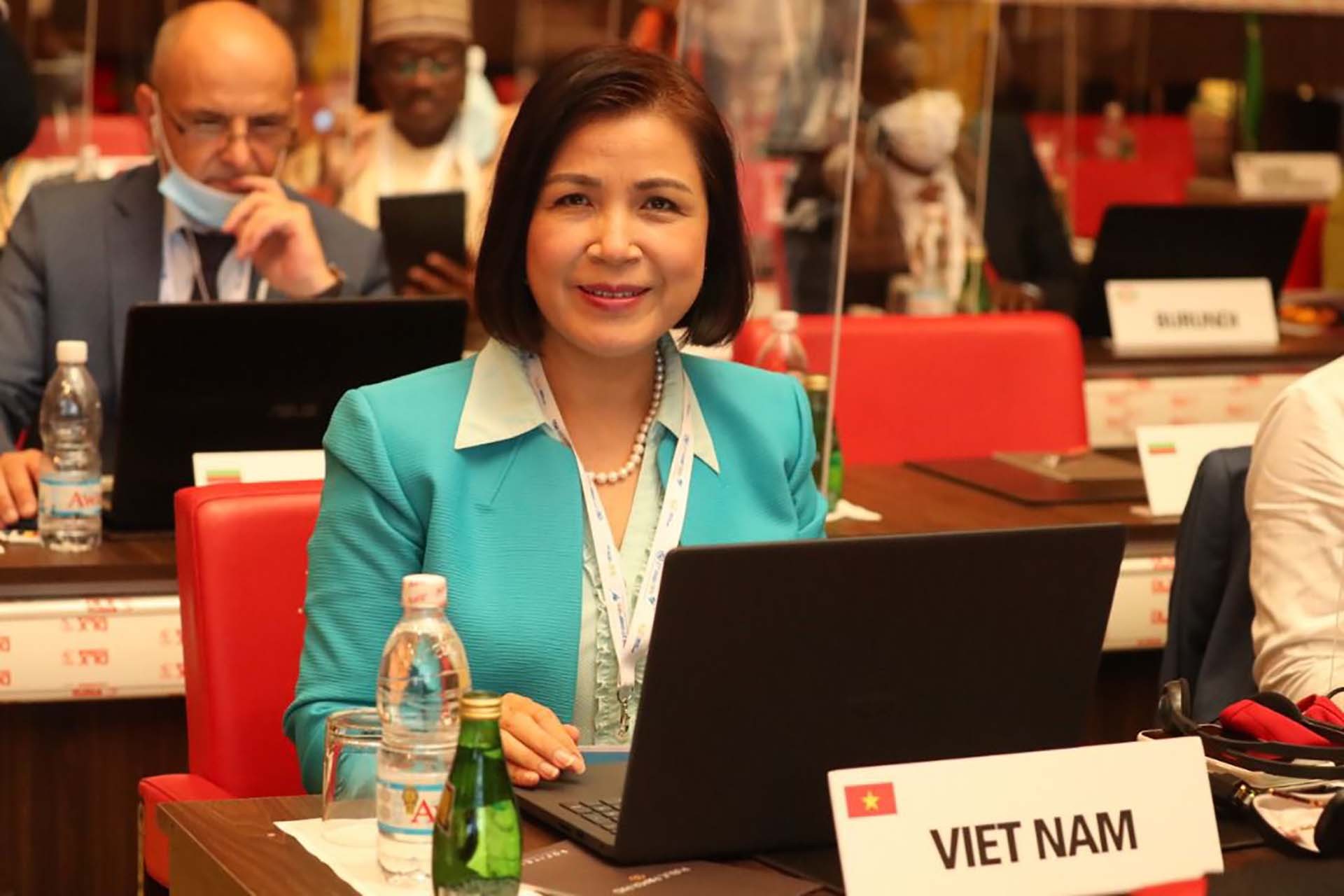 Đại sứ Lê Thị Tuyết Mai, Trưởng Phái đoàn đại diện thường trực  Việt Nam bên cạnh Liên hợp quốc, WTO và các tổ chức quốc tế khác  tại Geneva. 