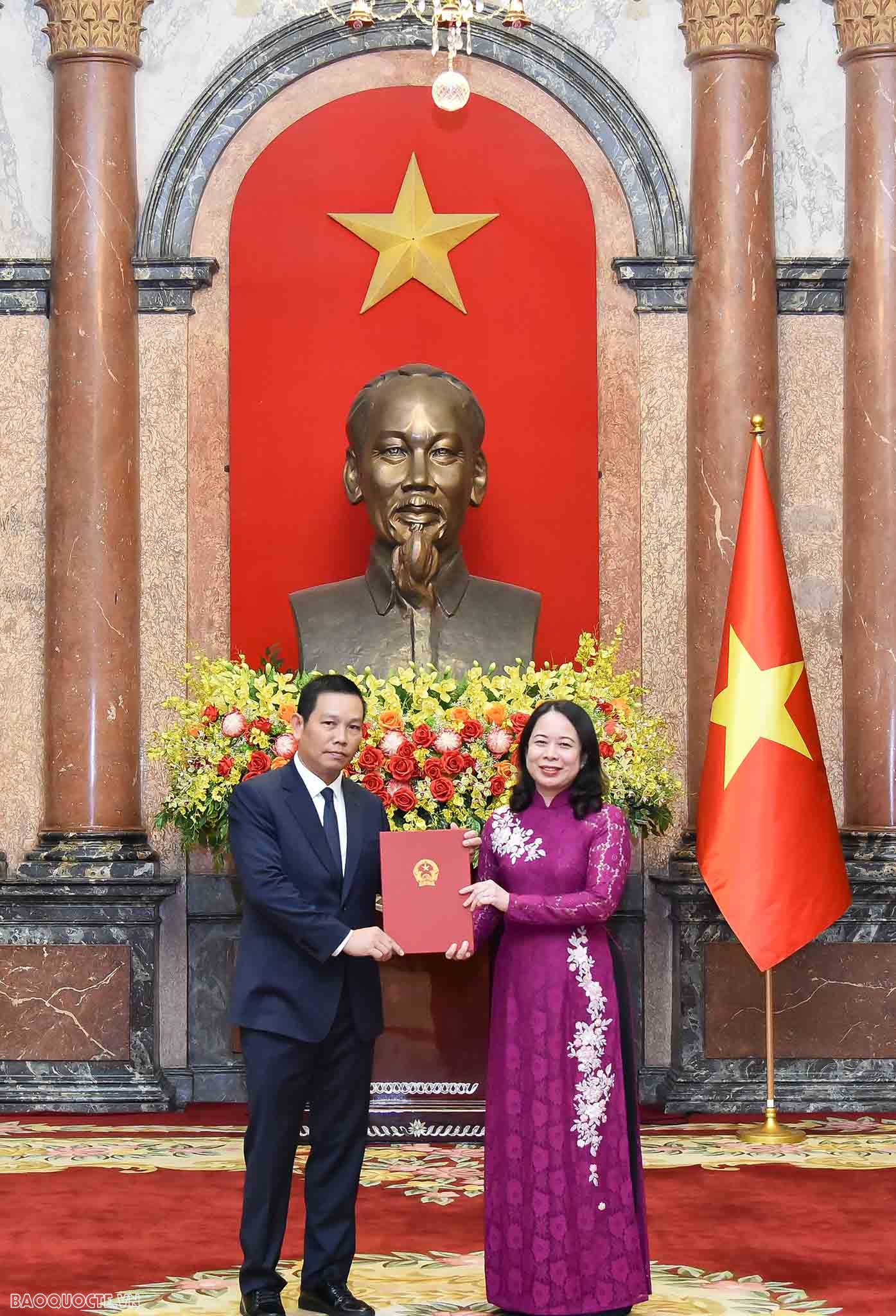 Acting President hands over appointment decisions to 15 new ambassadors Acting President hands over appointment decisions to 15 new Ambassadors