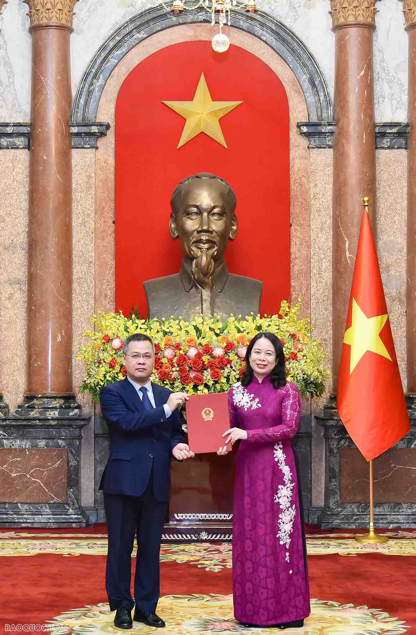Acting President hands over appointment decisions to 15 new ambassadors Acting President hands over appointment decisions to 15 new Ambassadors