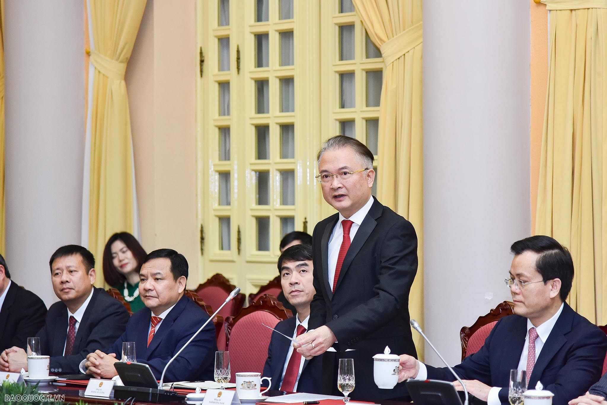Quyền Chủ tịch nước giao nhiệm vụ cho các Đại sứ Việt Nam ở nước ngoài nhiệm kỳ 2023-2026 Quyền Chủ tịch nước giao nhiệm vụ cho các Đại sứ Việt Nam ở nước ngoài nhiệm kỳ 2023-2026