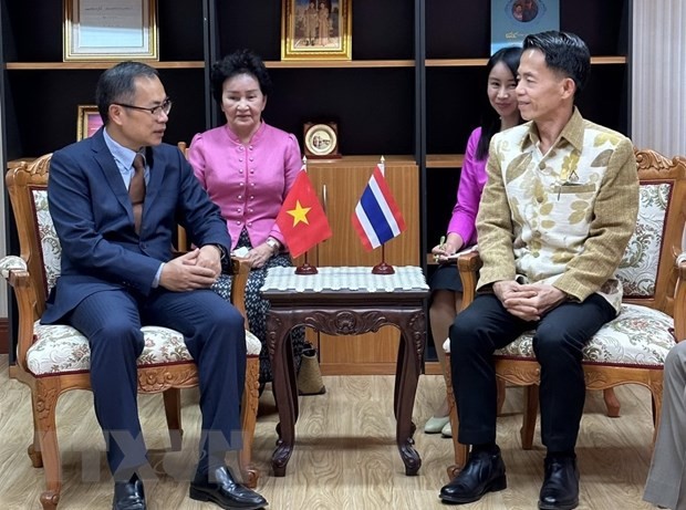 To boost cooperation between Thailand’s Nong Bua Lamphu and Vietnam’s localities