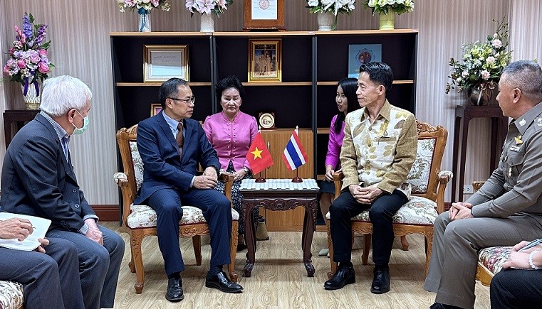 Thúc đẩy hợp tác giữa tỉnh Nong Bua Lamphu và các địa phương Việt Nam