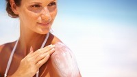 Ba bước chăm sóc cơ bản giúp làn da tránh tia UV, giảm sạm nám