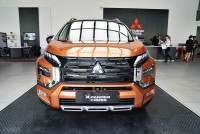 Mitsubishi Xpander Cross 2023 ra mắt với giá từ 698 triệu đồng