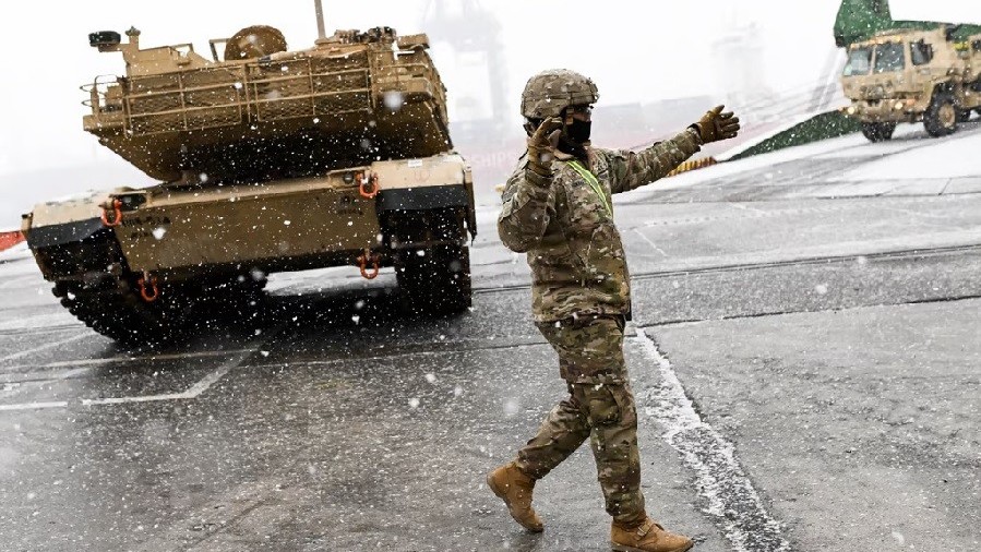 Đức 'phản pháo' Mỹ về quyết định chuyển xe tăng Abrams cho Ukraine