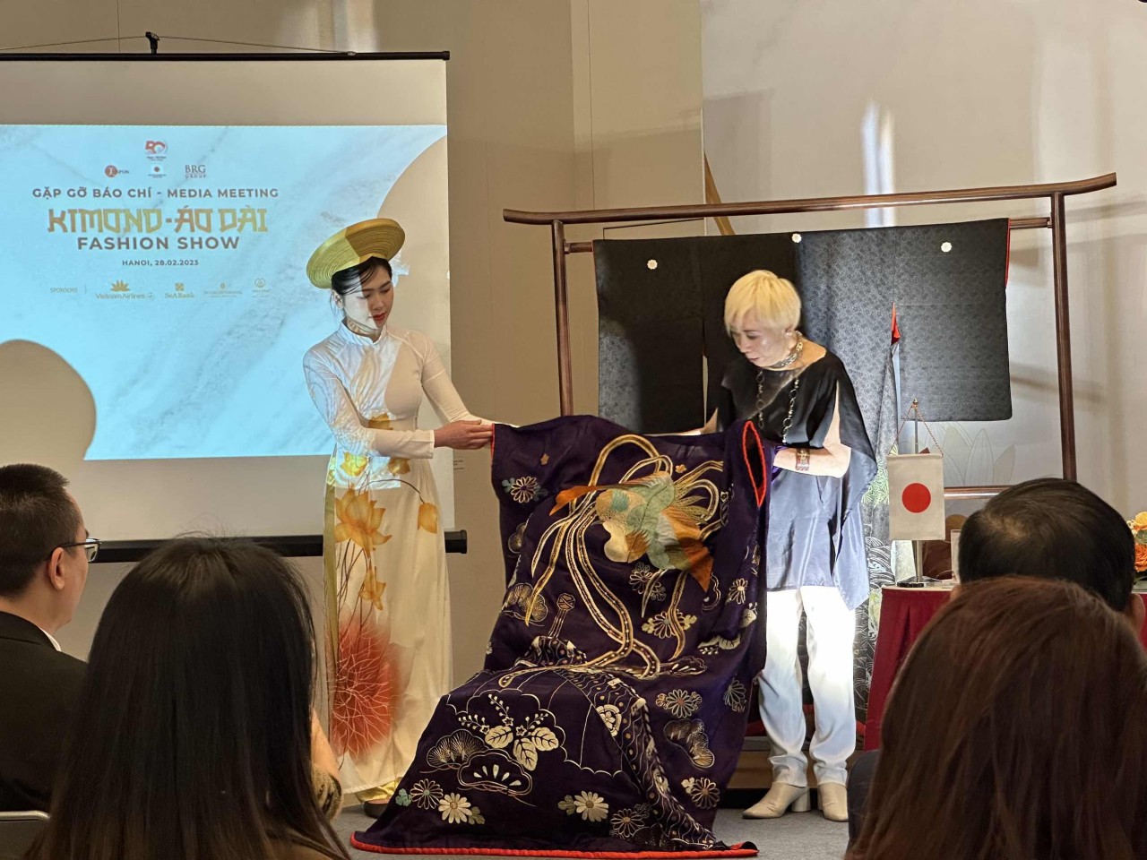 Chương trình Kimono – Áo dài Fashion show: Khám phá nét tương đồng, cảm nhận tiềm năng phát triển