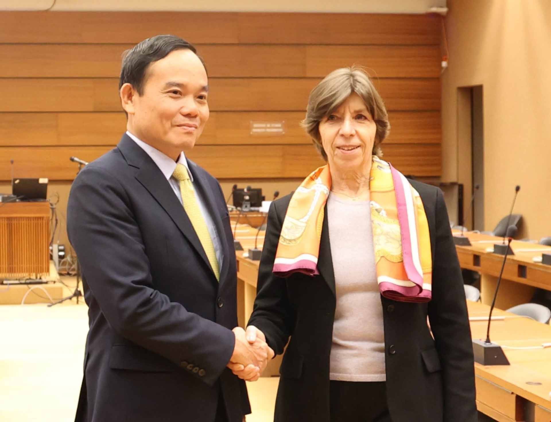 Phó Thủ tướng Chính phủ Trần Lưu Quang gặp Bộ trưởng Ngoại giao Pháp Catherine Colonna. (Nguồn: TTXVN)