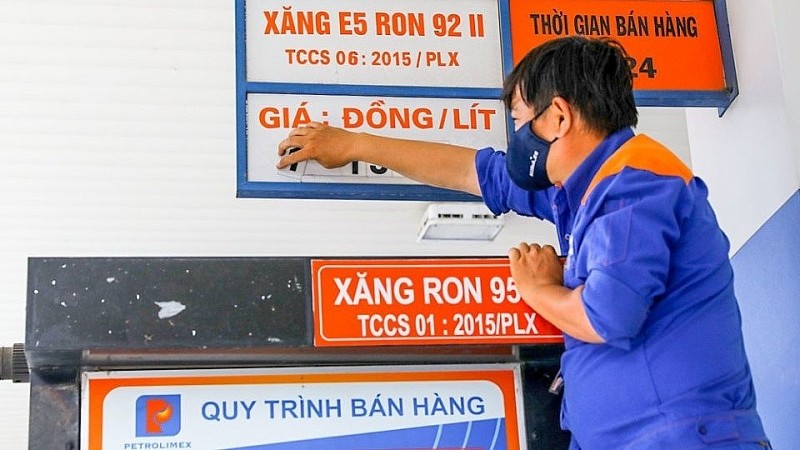 Giá xăng dầu hôm nay 2/3: ; giá xăng dầu trong nước tiếp tục giảm từ 15h hôm nay