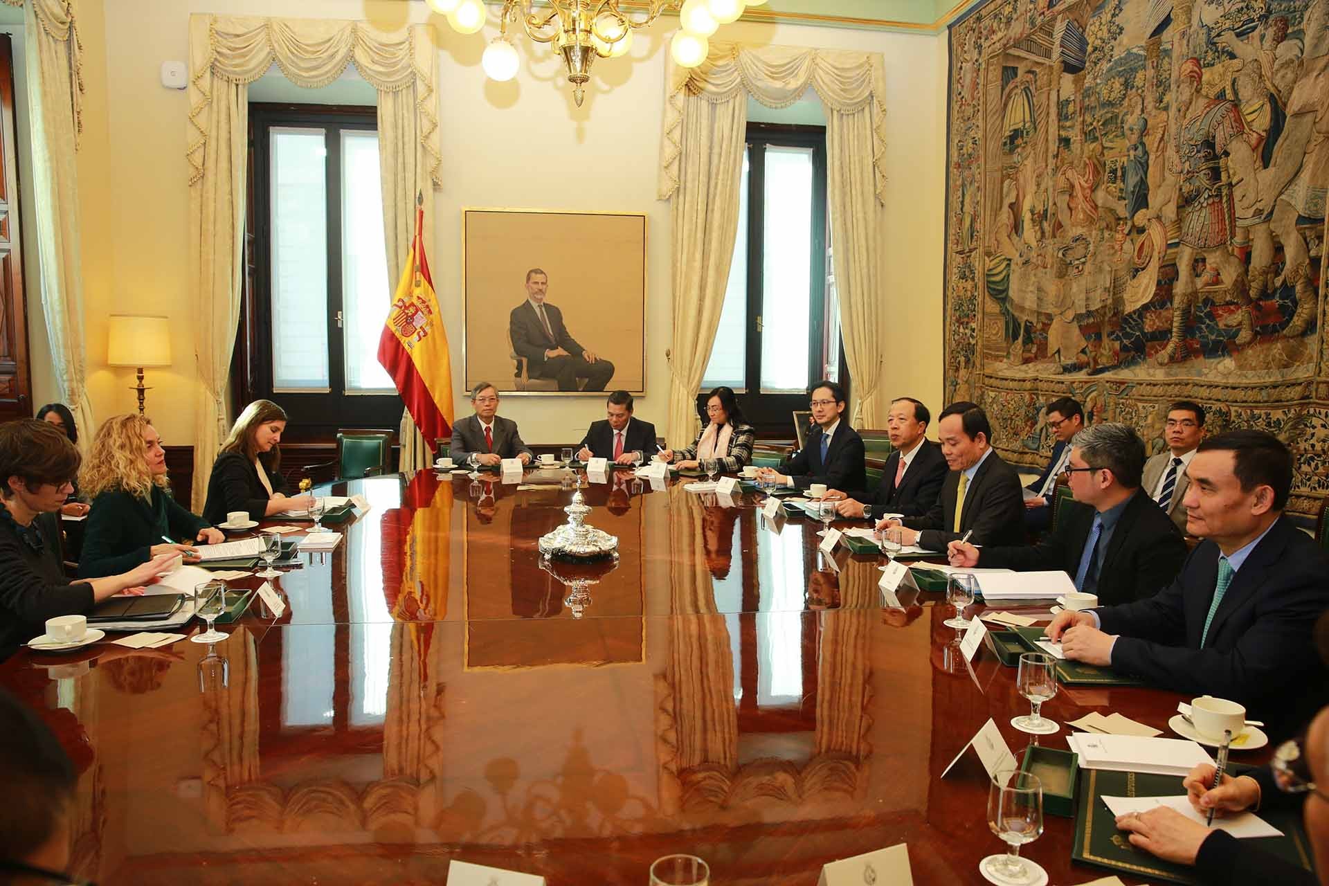 Phó Thủ tướng Chính phủ Trần Lưu Quang hội kiến chủ tịch Hạ viện Tây Ban Nha Meritxell Batet. (Nguồn: TTXVN)