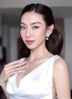 Sao Việt: Mỹ Tâm thân thiết bên Đàm Vĩnh Hưng; Hoa hậu Thùy Tiên xinh đẹp, gợi cảm