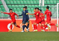 Cổ động viên châu Á chúc mừng niềm vui chiến thắng của U20 Việt Nam
