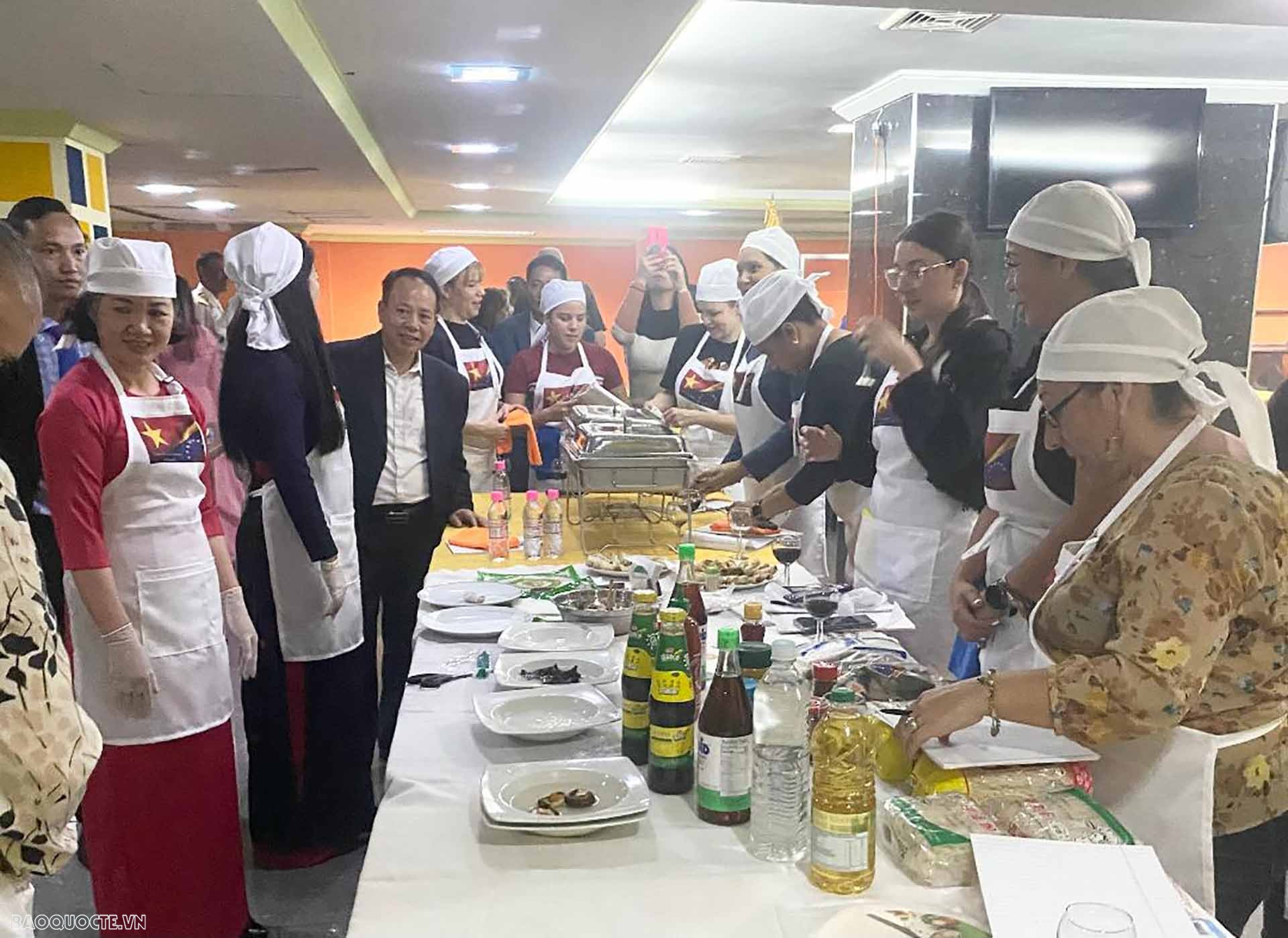 Khai giảng các khóa học tiếng Việt, nấu ăn, múa cổ truyền và Việt Võ đạo tại trường Đại học UNEFA, Venezuela