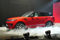 Cận cảnh và bảng giá xe Range Rover Sport thế hệ mới tại Việt Nam