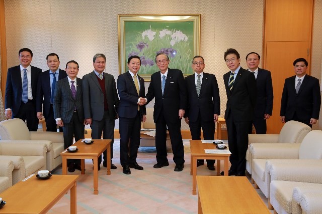 Deputy PM Tran Hong Ha meets Japanese parliamentarians, Minister in Tokyo