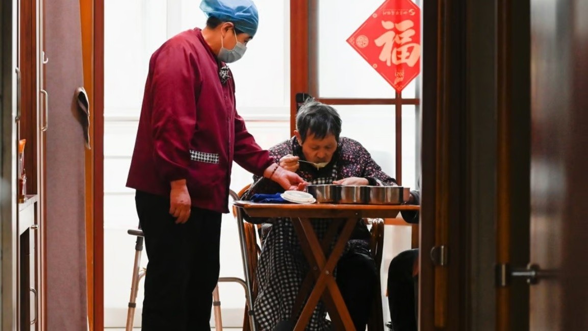 Trung Quốc 'hụt hơi' trong nỗ lực ứng phó với khủng hoảng dân số già