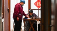 Trung Quốc 'hụt hơi' trong nỗ lực ứng phó với khủng hoảng dân số già