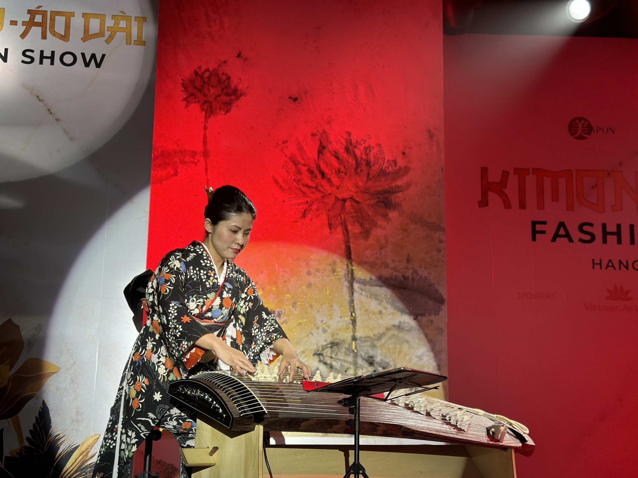 Áo dài-Kimono: Trang phục truyền thống tôn vinh vẻ đẹp người phụ nữ Việt Nam-Nhật Bản