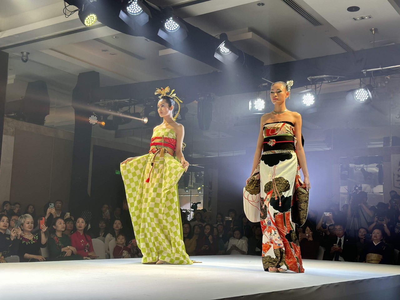 Áo dài-Kimono: Trang phục truyền thống tôn vinh vẻ đẹp người phụ nữ Việt Nam-Nhật Bản