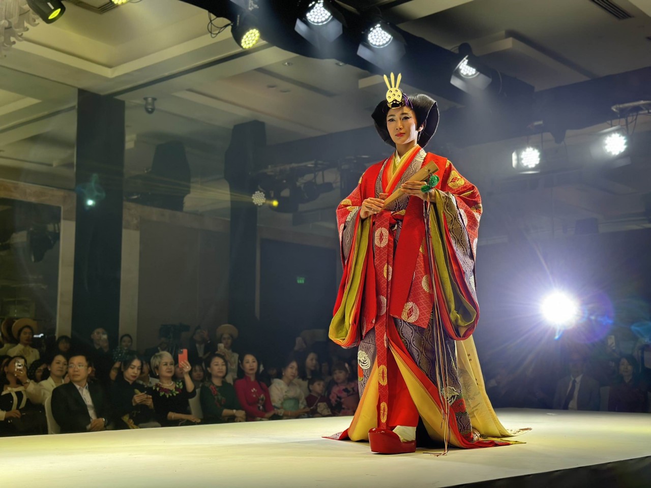 Áo dài   Kimono: Trang phục truyền thống tôn vinh vẻ đẹp người phụ nữ Việt Nam-Nhật Bản