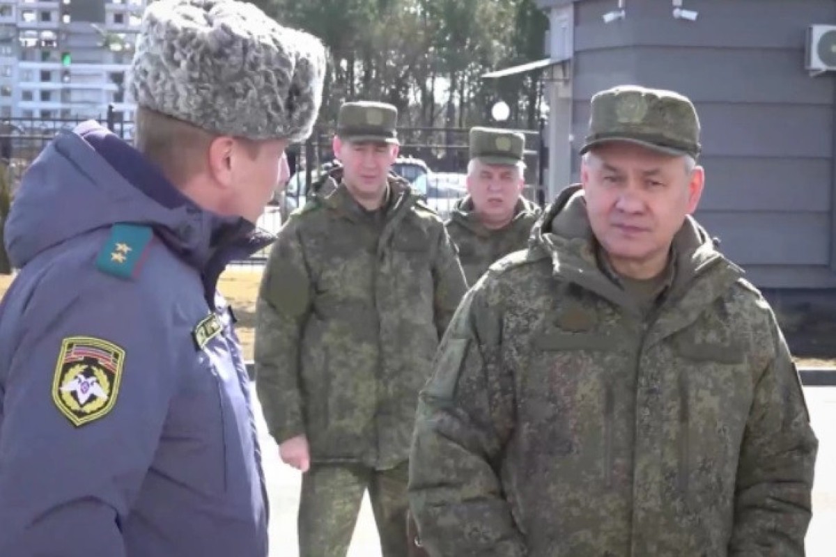 Tình hình Ukraine: Bộ trưởng Quốc phòng Nga đến một thành phố miền Đông, Moscow tung vũ khí mới cực mạnh