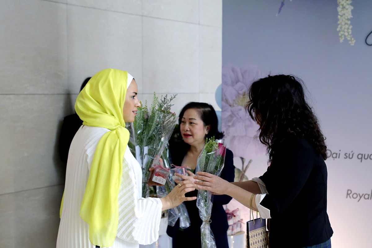 Đại sứ quán Saudi Arabia tại Hà Nội tặng quà tri ân phụ nữ nhân ngày 8/3
