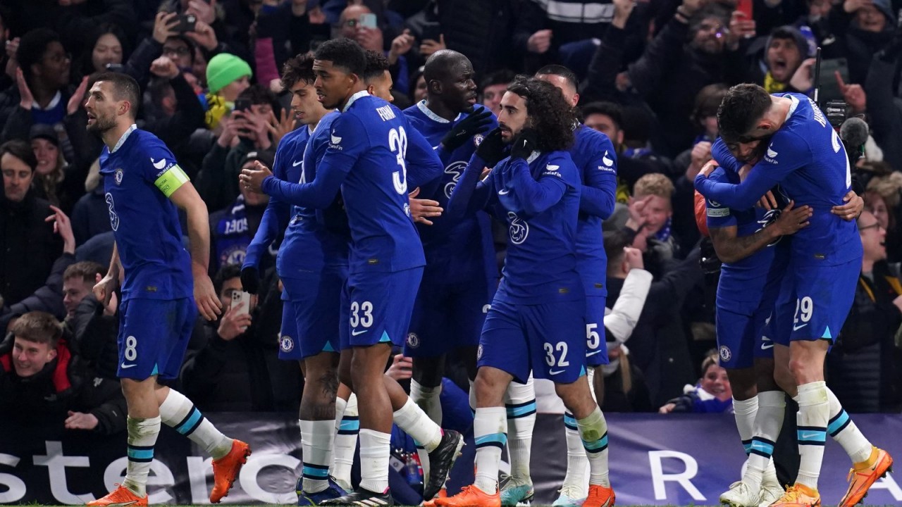 Chelsea may mắn và nỗ lực đoạt vé vào vòng tứ kết Champions League mùa này. (Nguồn: Football365)