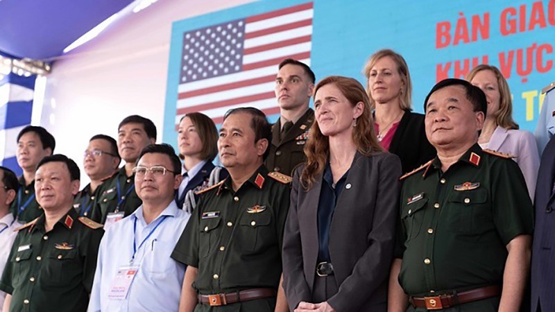 Tổng giám đốc USAID tới Việt Nam, thăm sân bay Biên Hòa và TP. Hồ Chí Minh