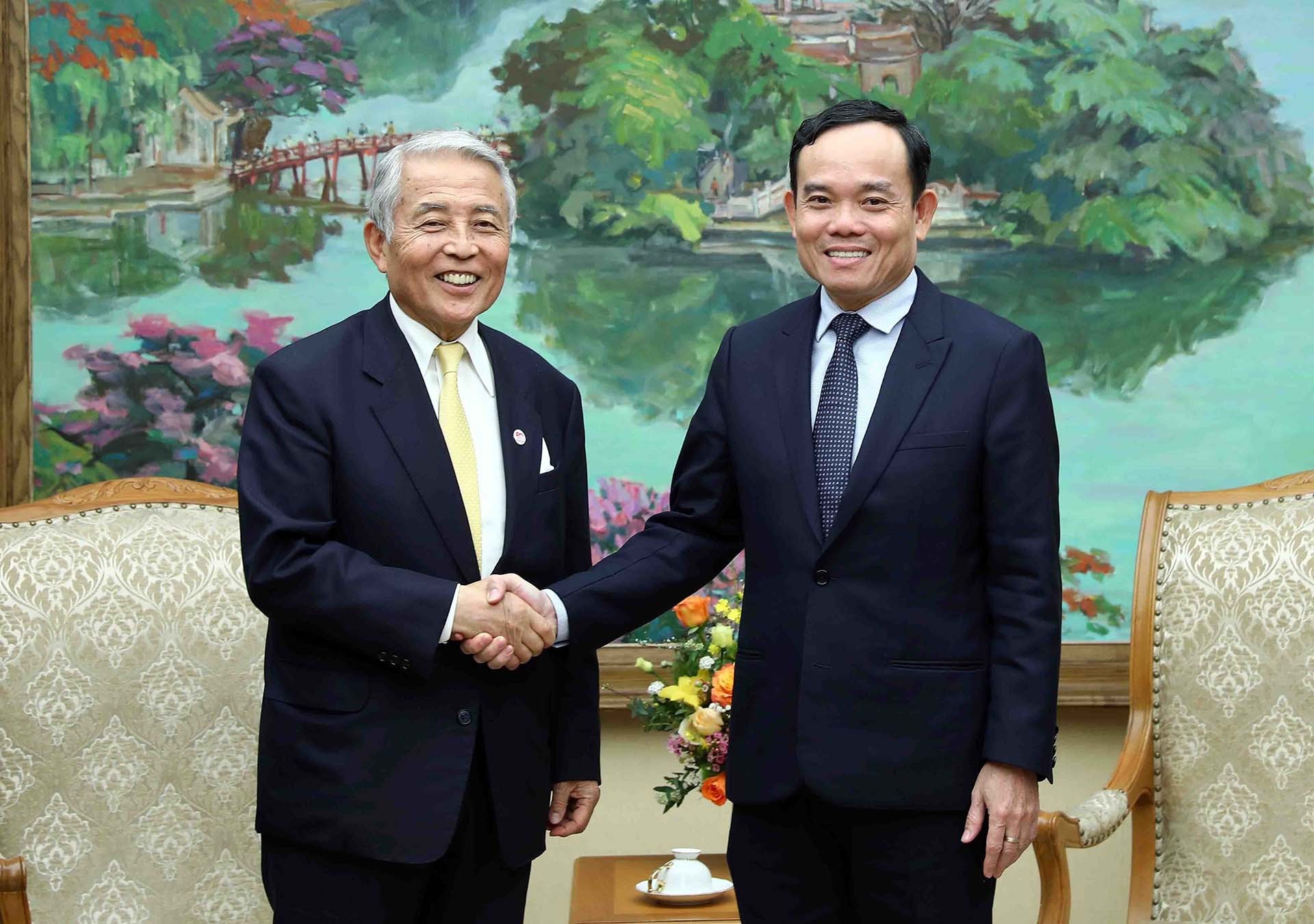 Phó Thủ tướng Trần Lưu Quang tiếp Chủ tịch Danh dự, Liên đoàn Kinh tế Kyushu (Nhật Bản) Aso Yutaka. (Nguồn: TTXVN)