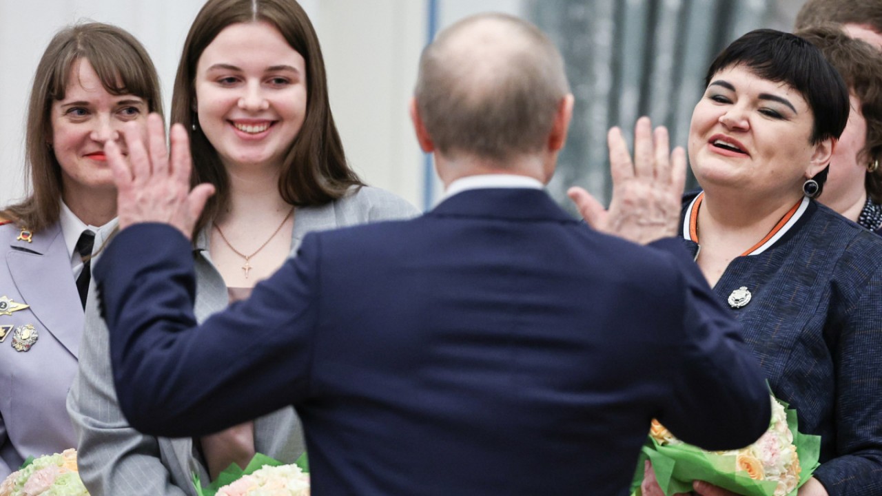 Tổng thống Nga Vladimir Putin tại buổi lễ chào mừng Ngày quốc tế Phụ nữ ở Điện Kremlin ngày 8/3. (Nguồn: TACC)
